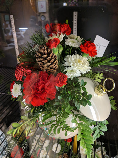 Florist «Sacalis Florist», reviews and photos, 575 Broadway, Bayonne, NJ 07002, USA