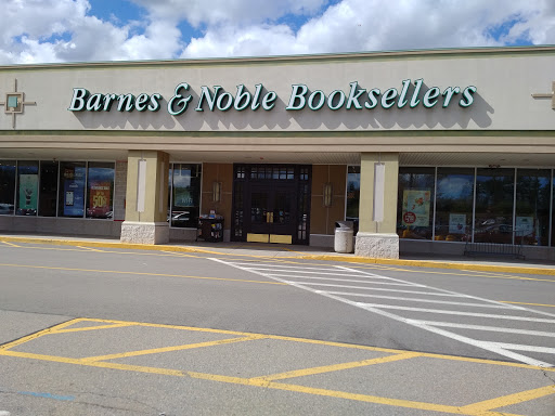 Barnes & Noble, 270 Hartford Ave, Bellingham, MA 02019, USA, 