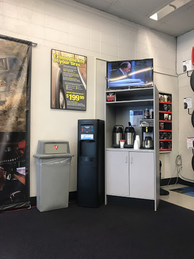 Tire Shop «Firestone Complete Auto Care», reviews and photos, 13025 SW Canyon Rd, Beaverton, OR 97005, USA