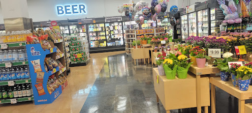 Grocery Store «Stop & Shop», reviews and photos, 653 Hillside Avenue, New Hyde Park, NY 11040, USA
