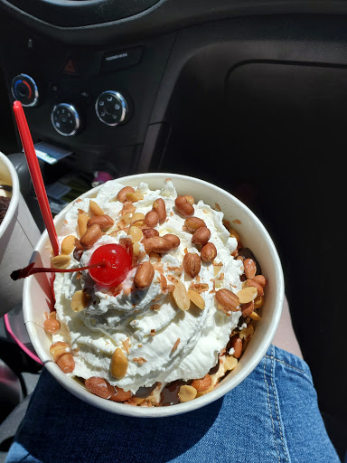 Ice Cream Shop «Milkhouse Ice Cream and Coffee Cafe», reviews and photos, 4189 Keewahdin Rd, Fort Gratiot Twp, MI 48059, USA