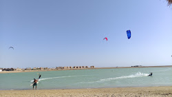 Ras Sidr beach'in fotoğrafı birden fazla geniş koy ile birlikte
