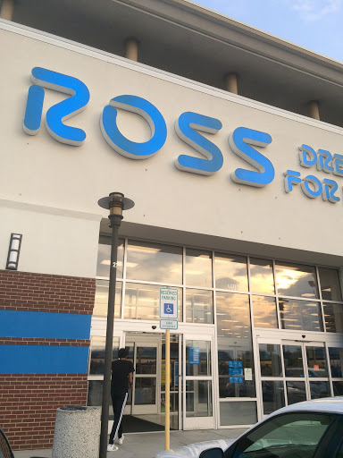 Clothing Store «Ross Dress for Less», reviews and photos, 1020 Veterans Pkwy, Clarksville, IN 47129, USA