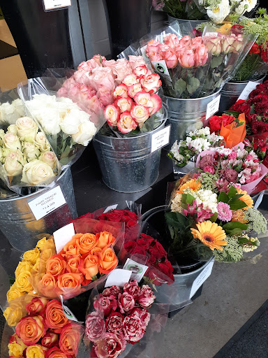 Grocery Store «New Seasons Market Arbor Lodge», reviews and photos, 6400 N Interstate Ave, Portland, OR 97217, USA