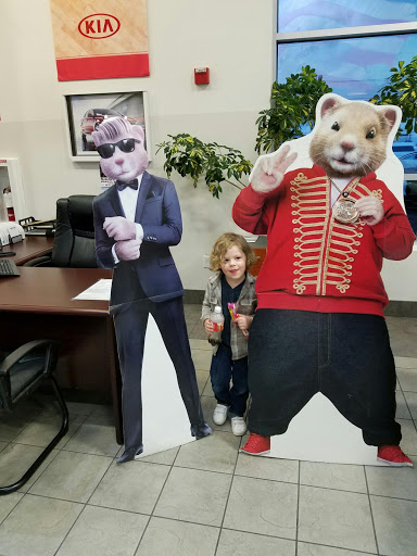 Kia Dealer «Weston Kia», reviews and photos, 22309 SE Stark St, Gresham, OR 97030, USA