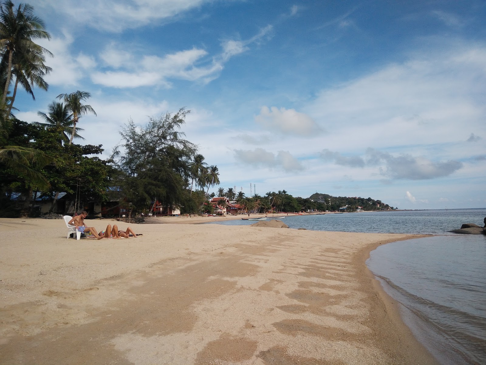 Foto de Sun beach - lugar popular entre os apreciadores de relaxamento
