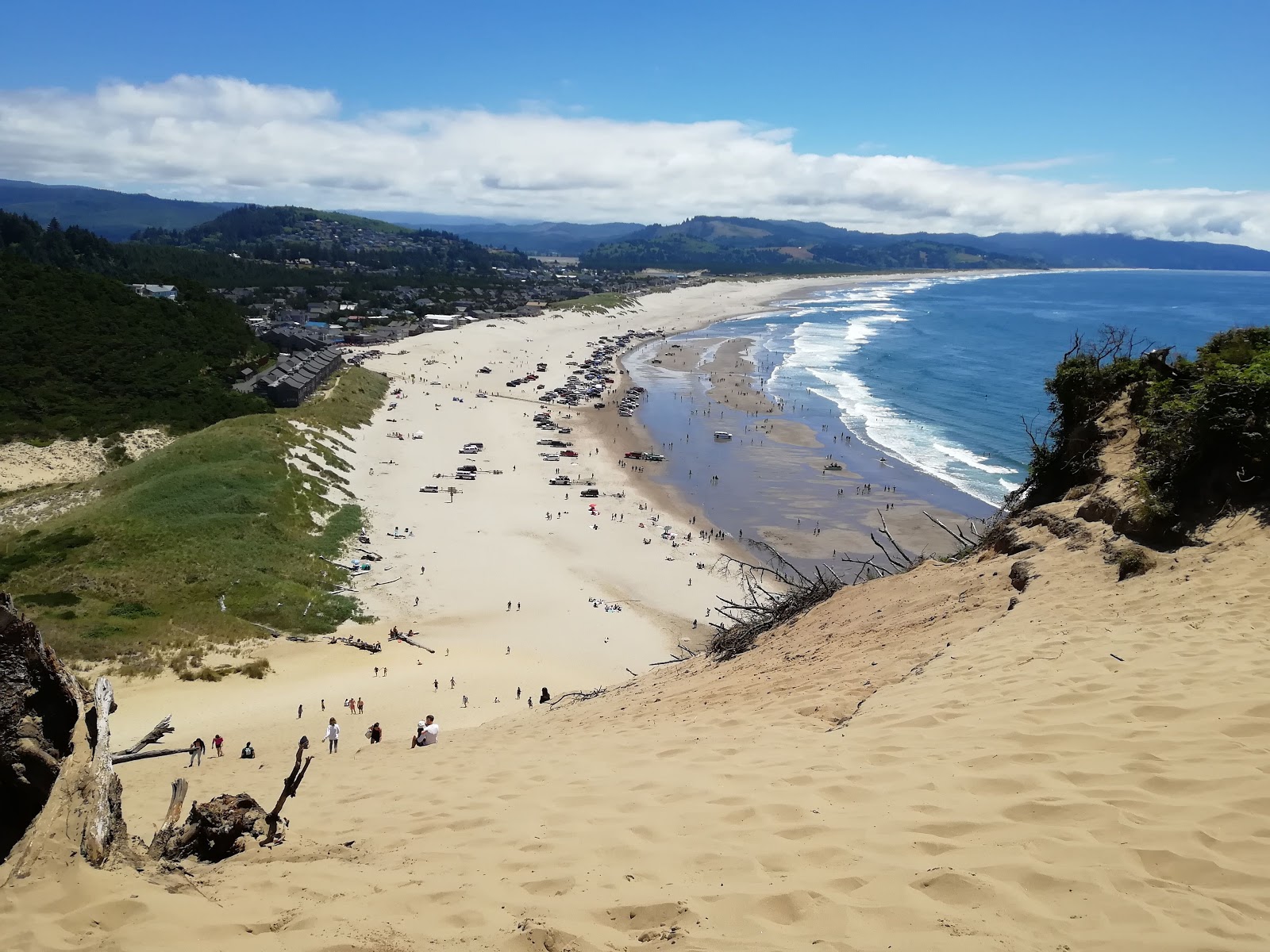 Pacific City Beach II的照片 带有碧绿色纯水表面