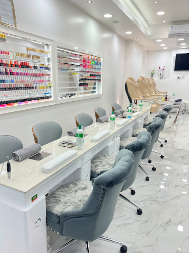 MK Nails and Spa Fulham - London