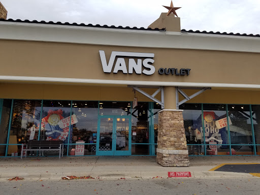 Vans, 4015 S Interstate Hwy 35, San Marcos, TX 78666, USA, 