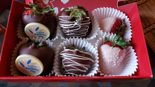 Gift Shop «Edible Arrangements», reviews and photos, 340 Oyster Point Rd #104, Newport News, VA 23602, USA