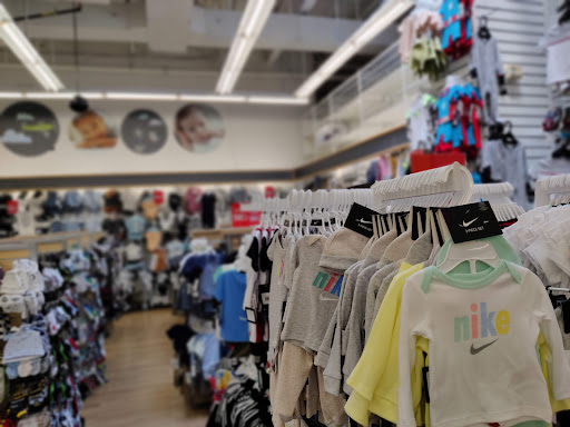 Shopping Mall «Midway Shopping Center», reviews and photos, 1001 Central Park Ave, Scarsdale, NY 10583, USA