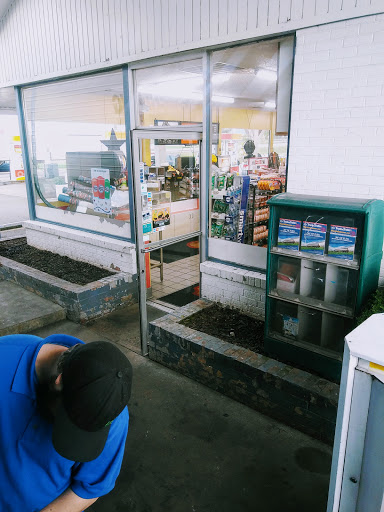 Gas Station «Shell», reviews and photos, 32980 OR-228, Halsey, OR 97348, USA