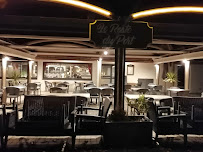 Atmosphère du Restaurant Le Resto du Port saint gilles croix de vie - n°13