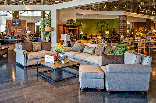 Cane furniture store Corona