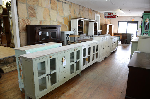 Furniture Store «Akins Furniture (Dogtown)», reviews and photos, 3450 Co Rd 81, Fort Payne, AL 35967, USA