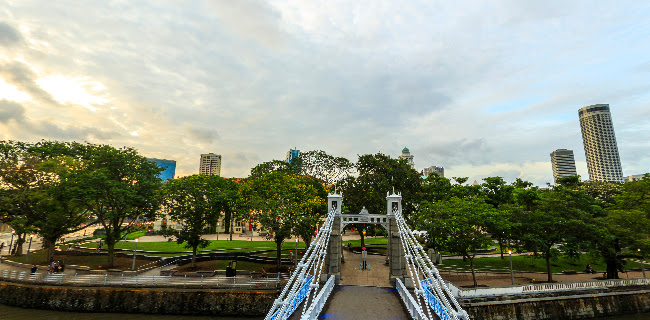 Cavenagh Bridge - Singapore