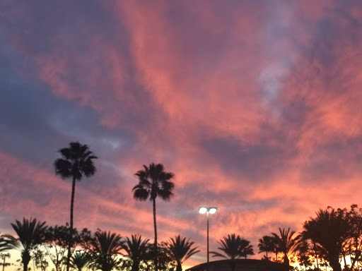 Shopping Mall «Seacliff Village Shopping Center», reviews and photos, Yorktown St & Main St, Huntington Beach, CA 92648, USA