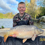 Photo n° 6 de l'avis de Duncan.e fait le 19/04/2023 à 18:31 pour EMV Etang maison verre : Luxury exclusive French Carp and Cats à Saint-Cyr-le-Gravelais