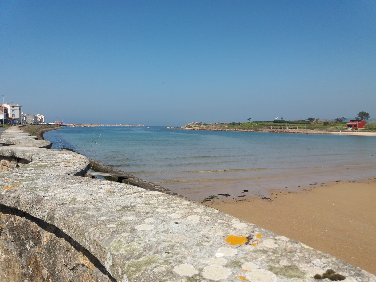 Foto di Praia de Camelle con molto pulita livello di pulizia