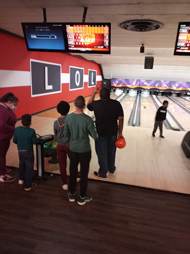 Bowling Alley «AMF Forest Lanes», reviews and photos, 7700 47th St, Lyons, IL 60534, USA