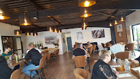 Atmosphère du Restaurant Brasserie Le CARTEL à Vauvert - n°19