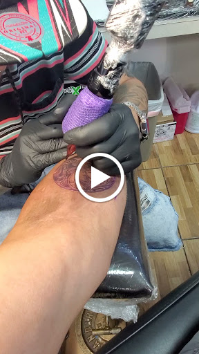 Tattoo Shop «Chi-Town Effects Tattoo», reviews and photos, 419 S Lake St, Aurora, IL 60506, USA