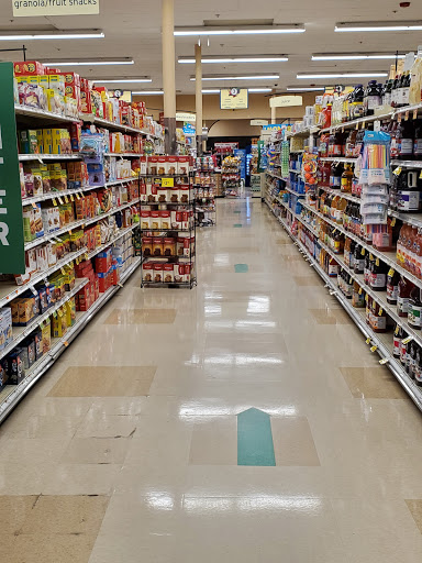 Grocery Store «Hannaford Supermarket», reviews and photos, 333 Brook St, Clinton, MA 01510, USA