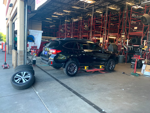 Tire Shop «Discount Tire Store - Hillsboro, OR», reviews and photos, 1800 SE Minter Bridge Rd, Hillsboro, OR 97123, USA