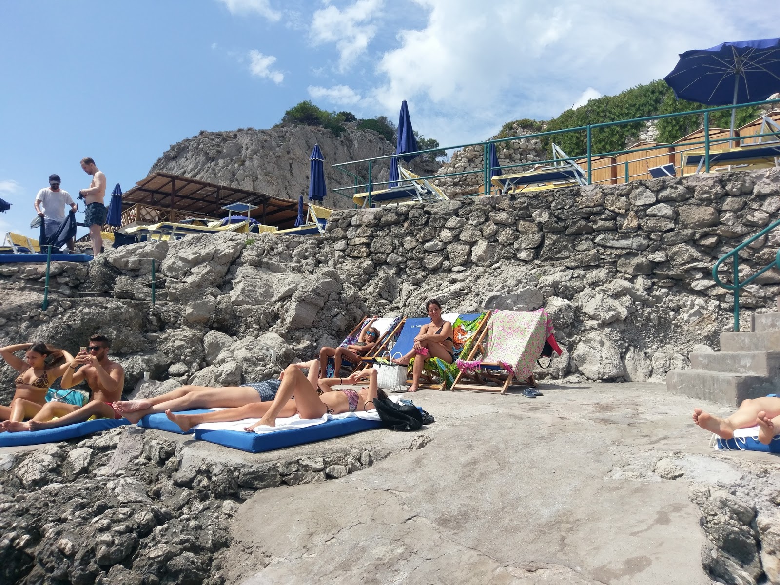 Foto av Spiaggia Da Luigi Ai Faraglioni och bosättningen