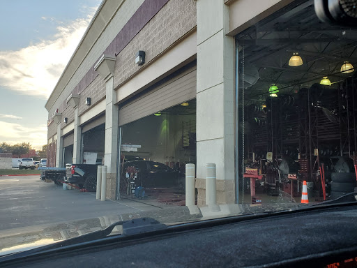 Tire Shop «Discount Tire Store - Cedar Hill, TX», reviews and photos, 142 N Hwy 67, Cedar Hill, TX 75104, USA