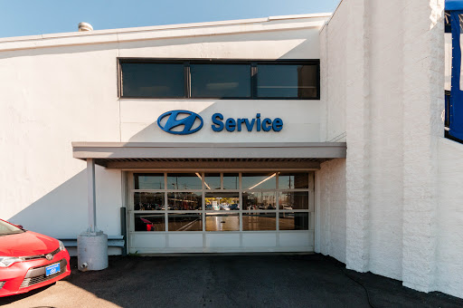 Hyundai Dealer «Oxmoor Hyundai», reviews and photos, 8107 Shelbyville Rd, Louisville, KY 40222, USA