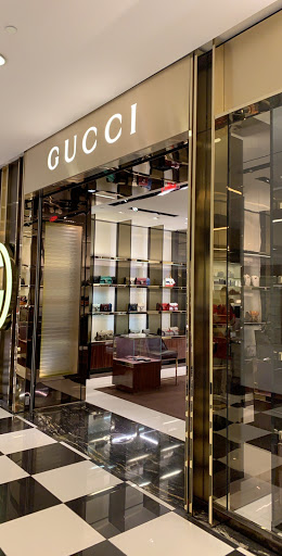 Shopping Mall «The Shops at Chestnut Hill», reviews and photos, 199 Boylston St, Chestnut Hill, MA 02467, USA