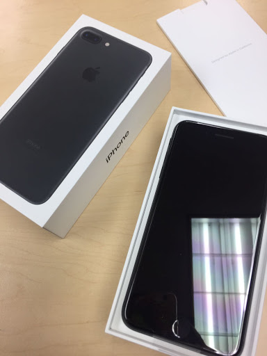 Electronics Store «I-Town Store», reviews and photos, 217 SE 1st St, Miami, FL 33131, USA