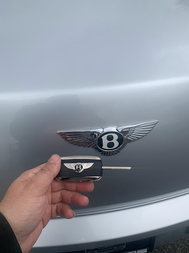 Locksmith «R.O.N Locksmith», reviews and photos, 644 W Addison St, Chicago, IL 60613, USA