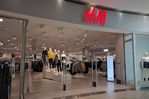 H&M image