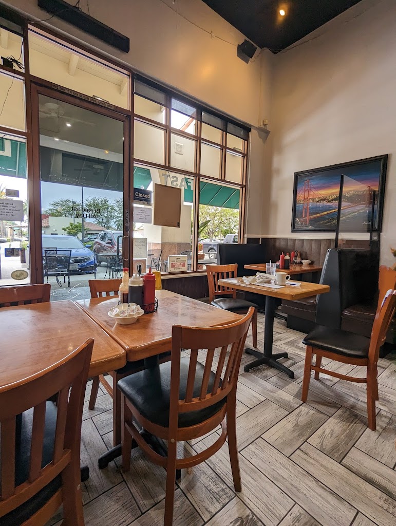 Latte Da Bagelry and Grill 92679