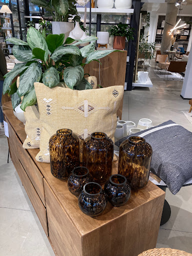Furniture Store «west elm», reviews and photos, 1 Bellevue Way NE, Bellevue, WA 98004, USA