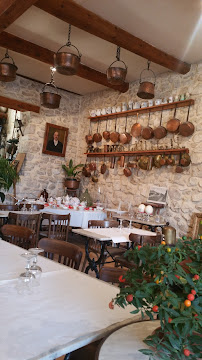 Atmosphère du Au Petit Café L'independant Le Journal D'ici. Bar restaurant à Narbonne - n°9