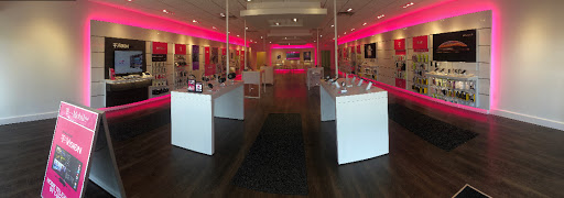 Cell Phone Store «T-Mobile», reviews and photos, 1050 Sunrise Hwy, Massapequa, NY 11758, USA