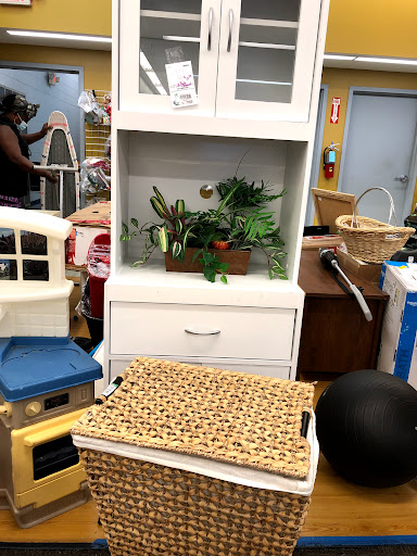 Thrift Store «Goodwill Donation Xpress», reviews and photos, 7800 South US Highway 17/92 #164, Casselberry, FL 32730, USA