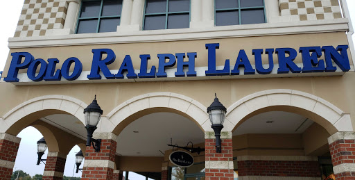 Shopping Mall «Grove City Premium Outlets», reviews and photos, 1911 Leesburg Grove City Rd, Grove City, PA 16127, USA