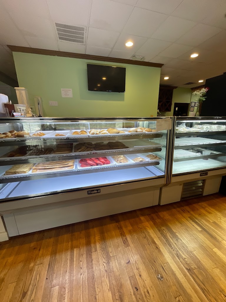 La Fuente Restaurant & Tikal Bakery 06854