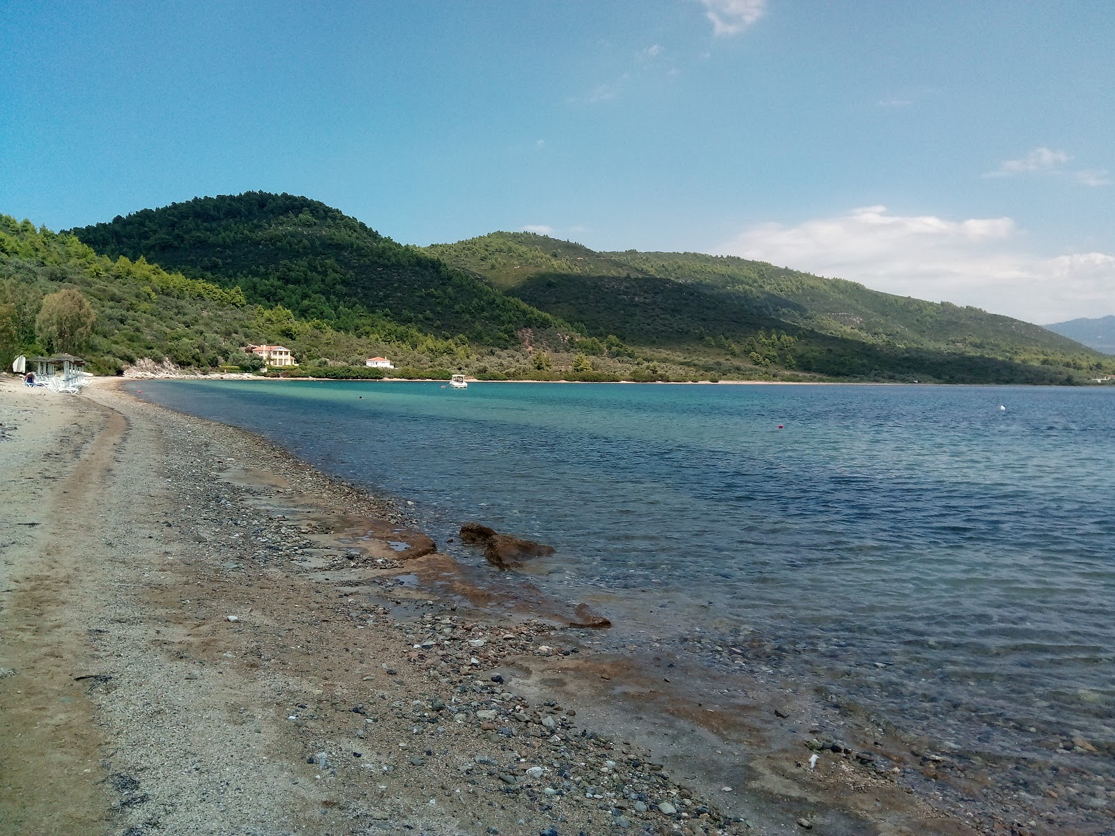 Foto di Rododafni beach con baia spaziosa