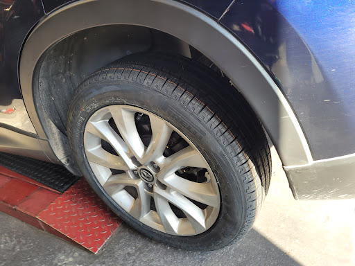 Tire Shop «Discount Tire Store - Cypress, TX», reviews and photos, 17326 Spring Cypress Rd, Cypress, TX 77429, USA