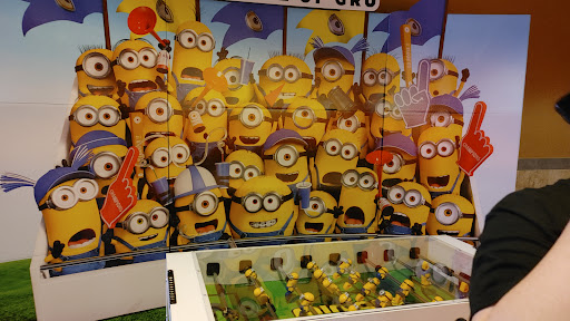 Movie Theater «Regal Cinemas Deer Park 16 IMAX & RPX», reviews and photos, 455 Commack Rd, Deer Park, NY 11729, USA