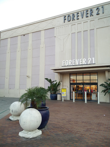 Forever 21, 1600 S Azusa Ave, Rowland Heights, CA 91748, USA, 