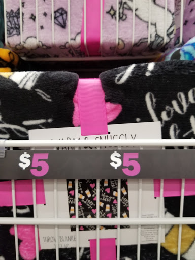 Variety Store «Five Below», reviews and photos, 309 Lancaster Ave, Wayne, PA 19087, USA