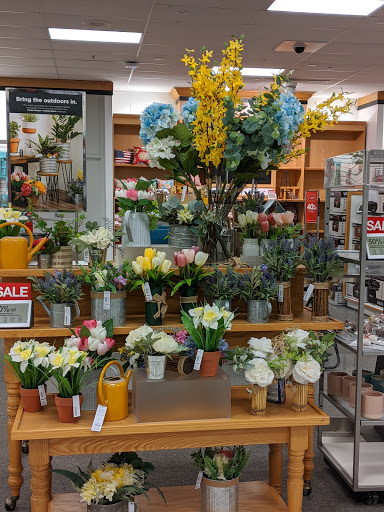 Shopping Mall «North Andover Mall», reviews and photos, 350 Winthrop Ave, North Andover, MA 01845, USA