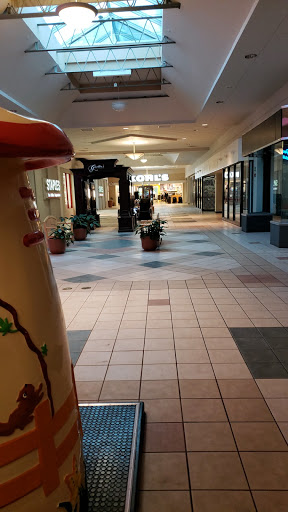 Shopping Mall «Forest Mall», reviews and photos, 835 W Johnson St, Fond du Lac, WI 54935, USA