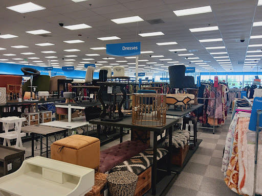 Clothing Store «Ross Dress for Less», reviews and photos, 6901 W Grand Ave, Gurnee, IL 60031, USA